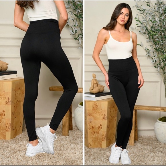 2 LEFT! Soft Solid Black Stretchy Women's Lux Fleece Leggings - Picture 3 of 4